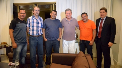 Rodoviários suspendem greve após reunião com o prefeito Arthur Neto