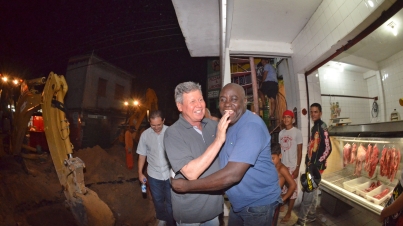 Arthur Virgílio visita obras da adutora do Mauazinho