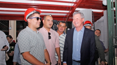 Visita dos blogueiros ao mercado