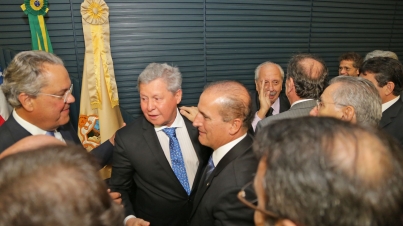 Lançamento do livro sobre o perfil parlamentar do Senador Arthur Virgílio Filho