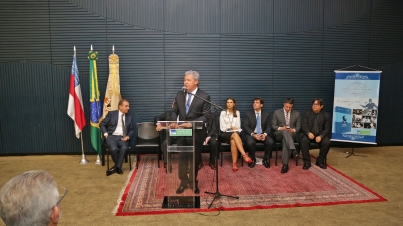 Lançamento do livro sobre o perfil parlamentar do Senador Arthur Virgílio Filho