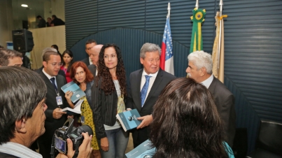 Lançamento do livro sobre o perfil parlamentar do Senador Arthur Virgílio Filho