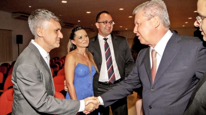 Prefeito - Tribunal Posse