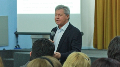 Conferência de novas metas para educação