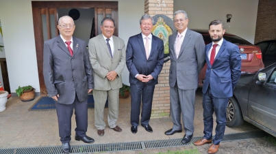 Prefeito visita Embaixadas de três países para divulgar Manaus