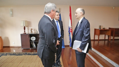Prefeito visita Embaixadas de três países para divulgar Manaus