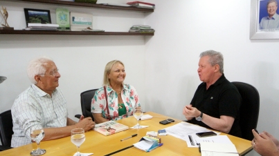 Reunião com Casal Farias